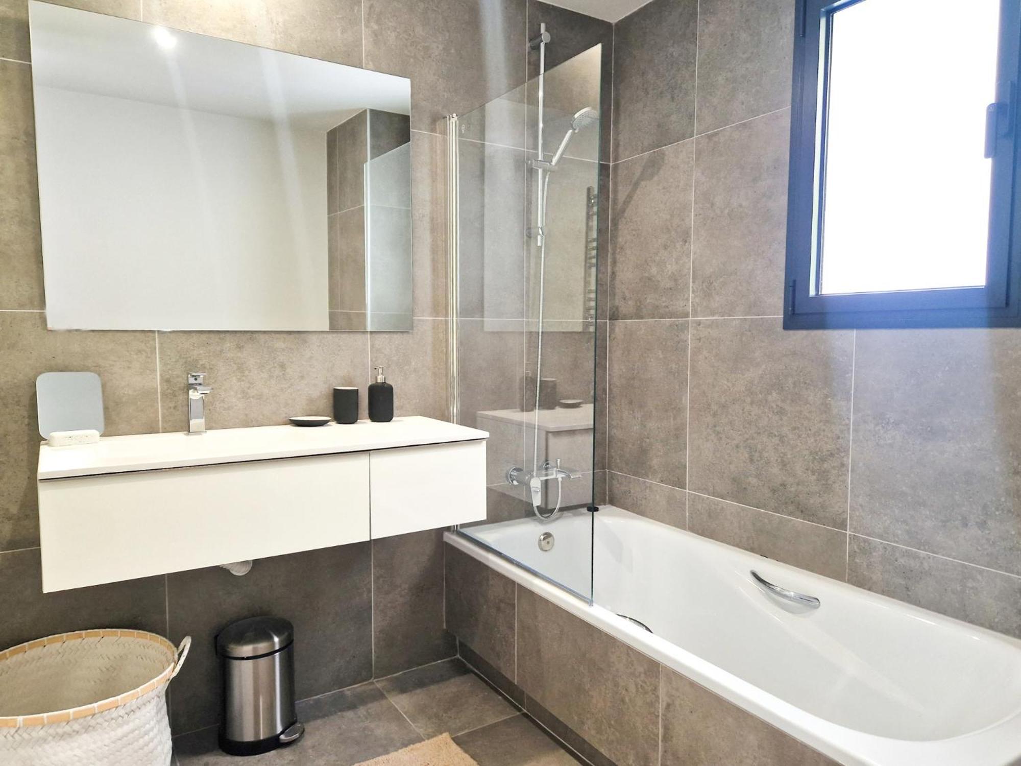 Luxury 2 Bedrooms Apt With Seaview Blue Suite 4104 Manilva Exteriör bild